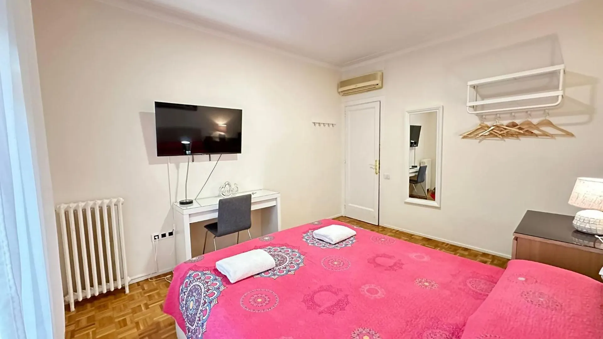 Rooms Villaroel Barcelona 0*,  Spanje