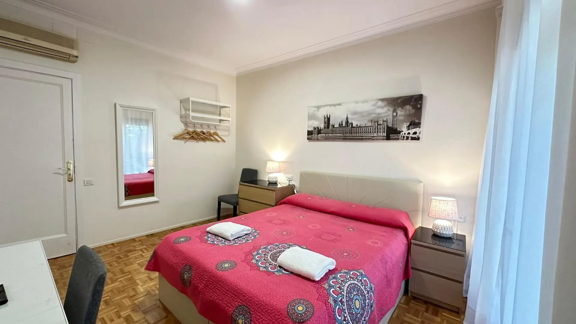 Bed & Breakfast Rooms Villaroel Barcelona