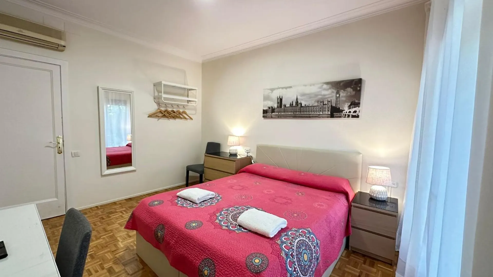 Bed & Breakfast Rooms Villaroel Barcelona