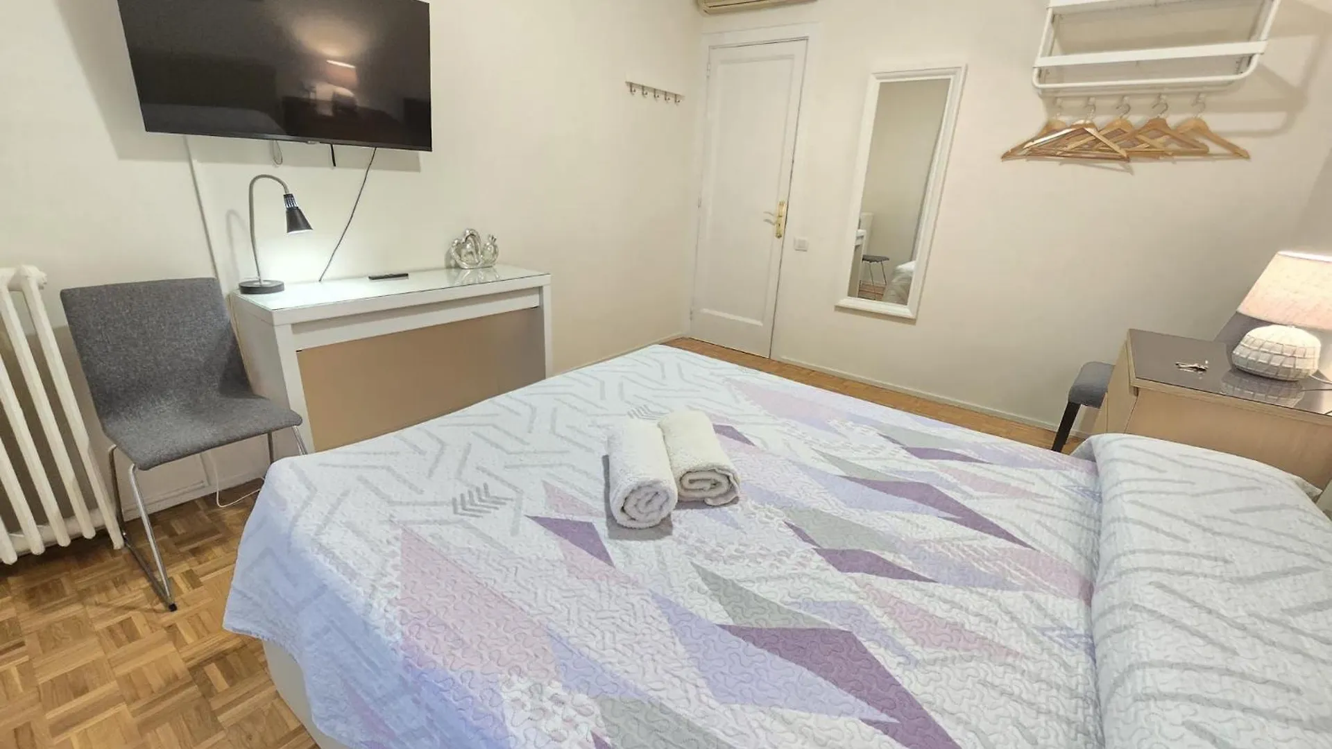 Rooms Villaroel Barcelona 0*,